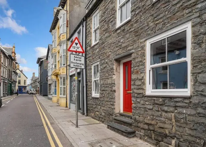 Characterful 3 Bedroom Cottage