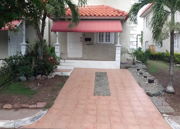 Two Bedrooms Constant Spring Road Gated Townhouse Ideal Location