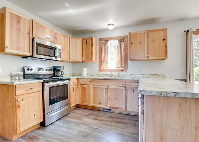 Wooded Hancock Home Near Ski & Snowmobile Trails!