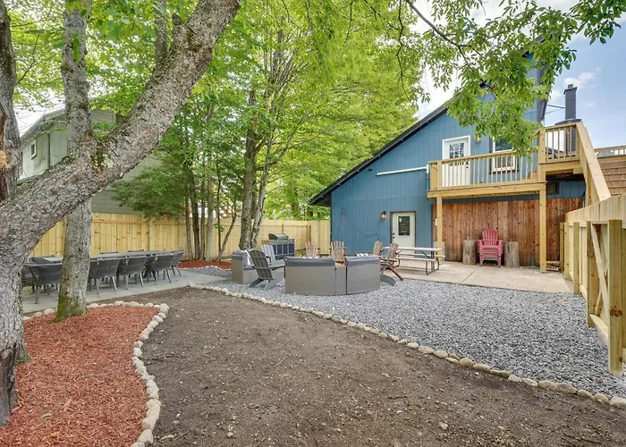 Spacious Old Forge Condo W/ Patio & Fire Pit!