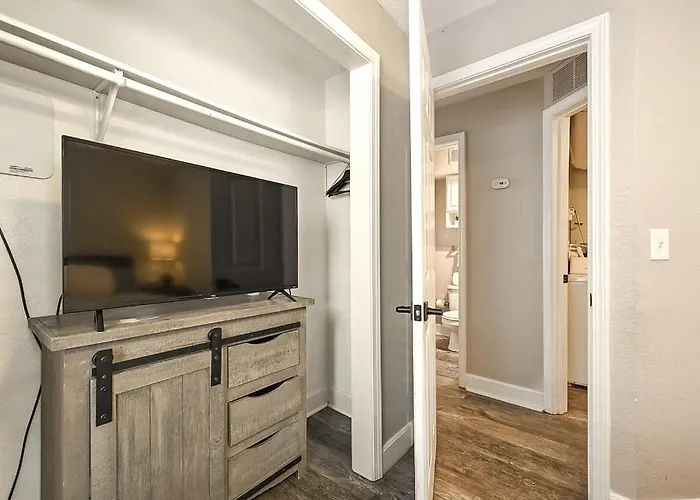 Heart Of Westport 1Br