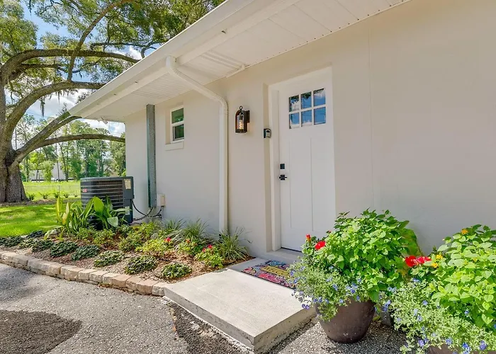 Cozy Ocala Retreat W/ Pool, Screened Lanai!
