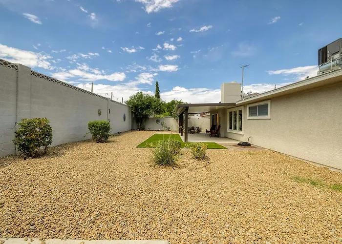 Single Story Minutes From Summerlin With Rv Parking & Dog Friendly