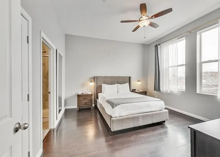 West Oakland 3Br2Ba Top Floor Flat Ideal For Bus