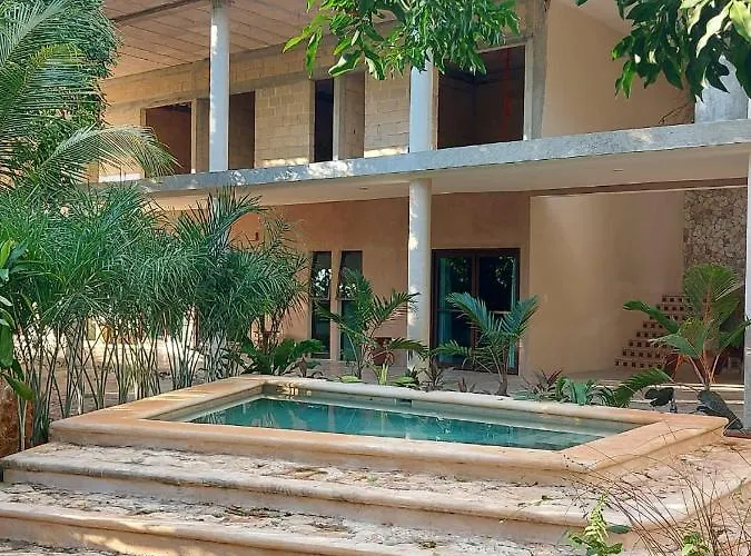 Kuun Beek, Hotel Y Centro Holistico