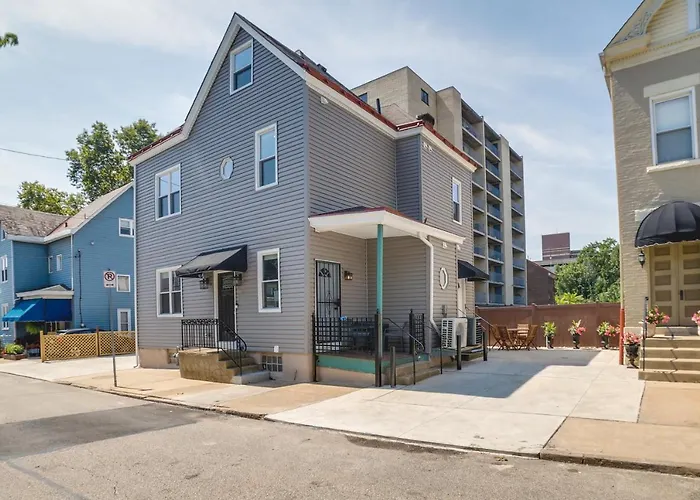 Family-Friendly Shadyside Gem Near Dtwn Pittsburgh
