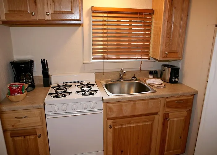Triple R Cottages- 3 Cabin