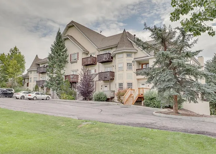 Luxe Midway Condo W/ Golf Course & Mountain Views!