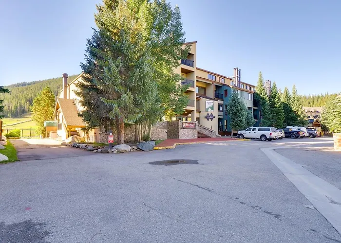 Walk To Ski Lift + Hot Tub: Copper Mountain Condo