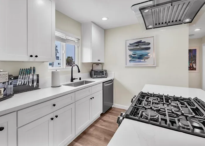 Ultimate Oceanside Retreat | Tower 9 Across From The Beach