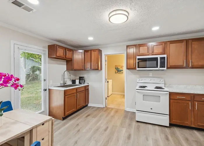 Elm Two Bedroom House In Historic Loveland