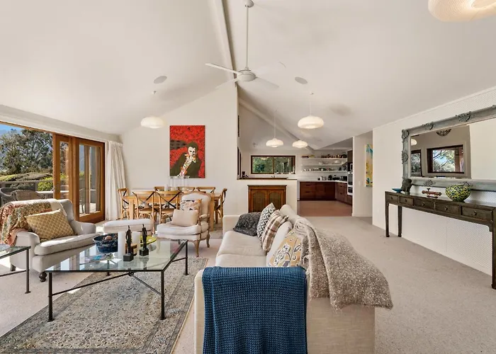 Hawea Lakehouse - Lake Hawea Holiday Home