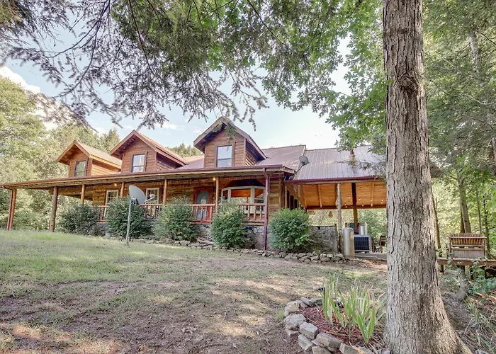 Peaceful Whitley City Cabin On 10 Wooded Acres!