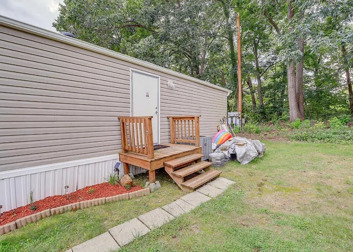 Creekfront Max Meadows Mobile Home With Deck!