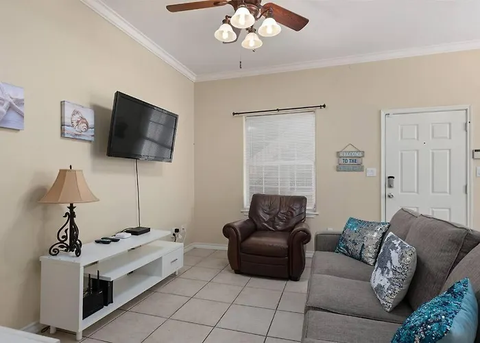 Luxury 3 Bed 2 Bath 1St Floor Condo Near Beach