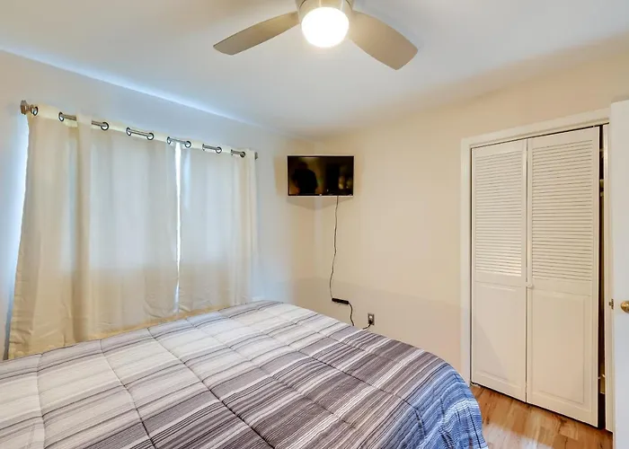 Lovely Goldsboro Home W/ Yard & Grill!