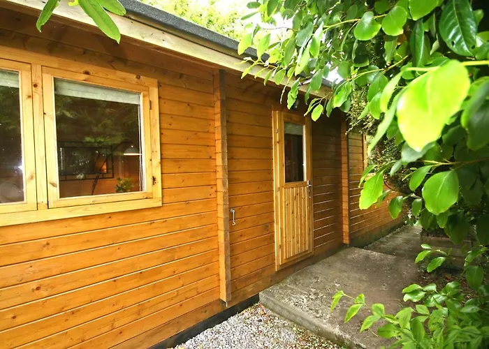 Yealm Cabin Self Catering Log Cabin In Devon With Hot Tub