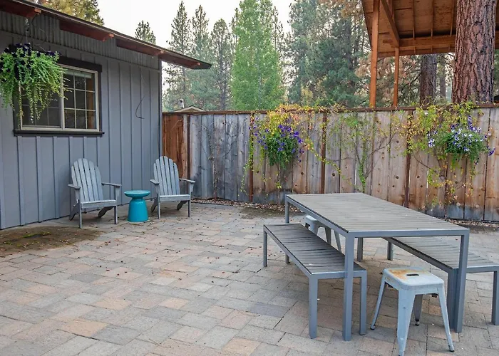 Sisters Basecamp - Meredith Lodging