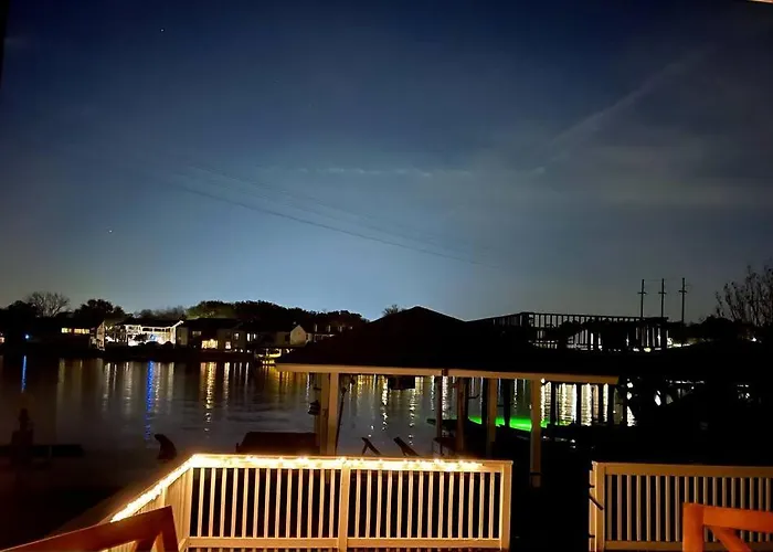 Linda'S Lake House Waterfront Home On Lake Conroe