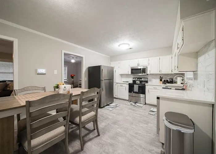Cozy Brick Ranch Home Owned And Operated By An Army Soldier!!