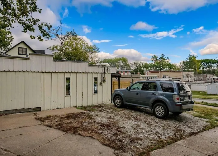 Beautiful - 4Bd With Contemporary Interior