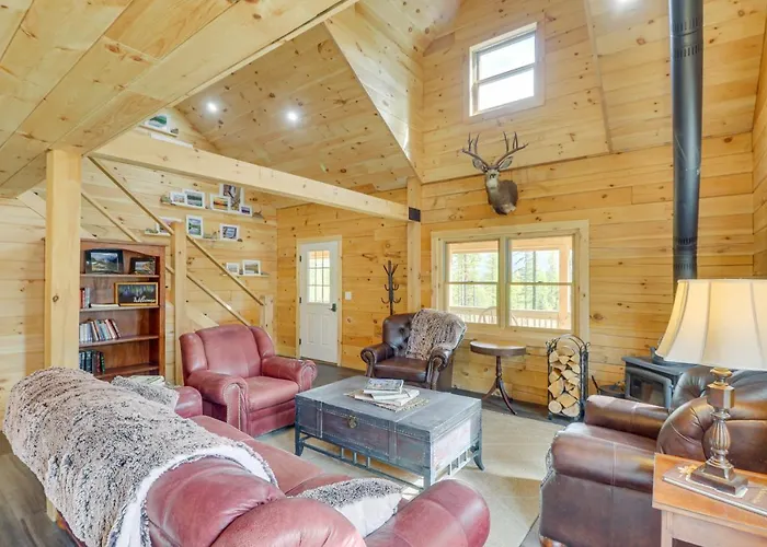 Secluded Cabin W/ Mtn Views ~ 33 Mi To Bigfork!