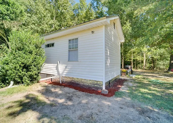 Sylvan Cabin On 73 Acres - Pond On-Site!