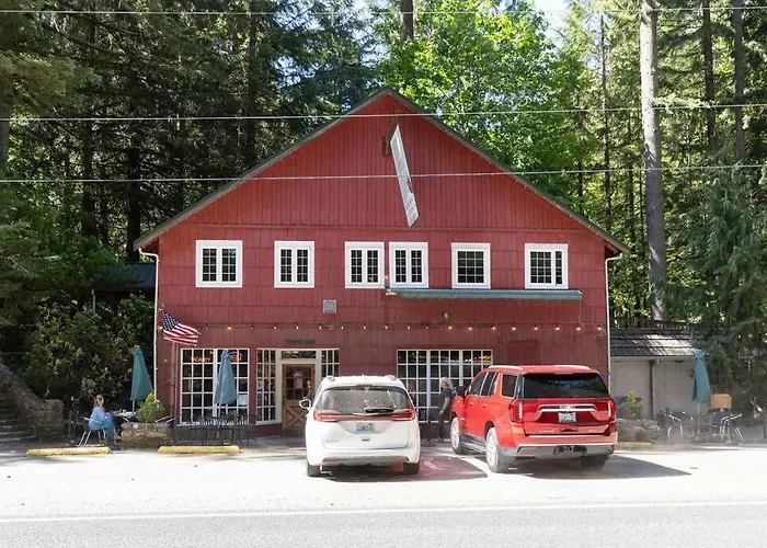 R & R Chalet At Mt. Rainier