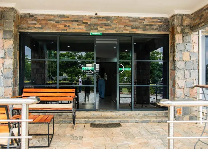 Stay Simple Lodge