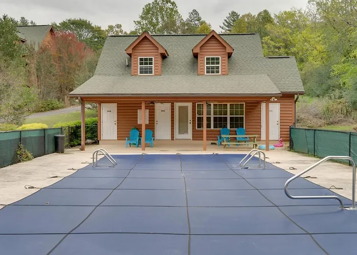 Hiawassee Riverfront Cabin: 7 Mi To Lake Chatuge!