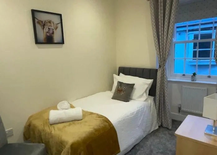 Cosy Cottage In Central Kendal With Parking!