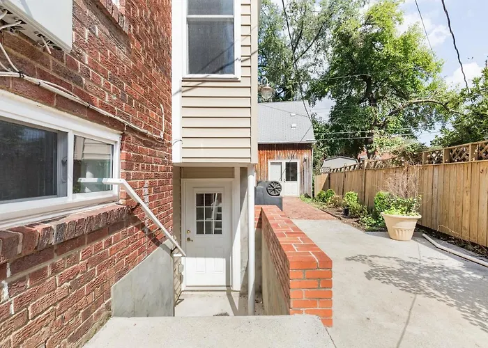 Classic Brick House 4Br 3Ba Perfect For Families Near Dc