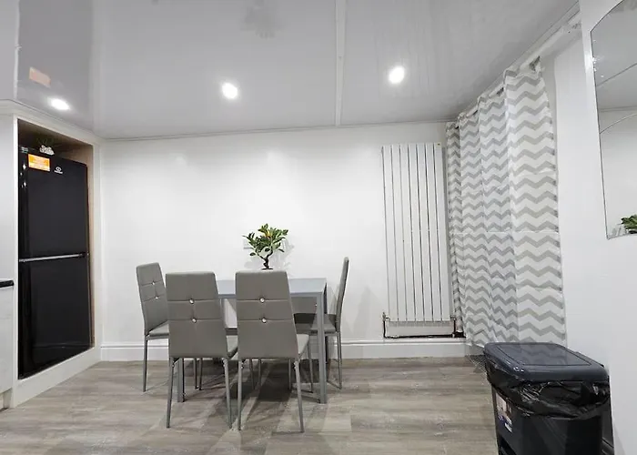 Cheerful Home Near Preston Train Station & Uclan
