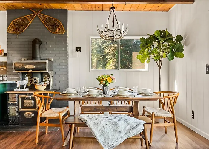 Romantic & Family Friendly Chalet In The Woods