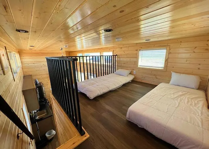 092 Grand Canyon Stargazer Tiny Home 20 Mins To South Rim - Sleeps 8