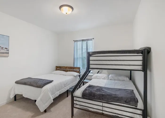 Chic Townhouse By Lsu