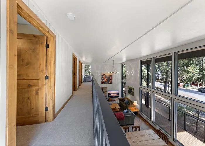 Ellis Peak Retreat - Hot Tub, Wood Fireplace, Close To Tahoe City & Dining