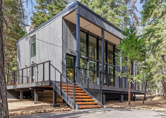 Ellis Peak Retreat - Hot Tub, Wood Fireplace, Close To Tahoe City & Dining