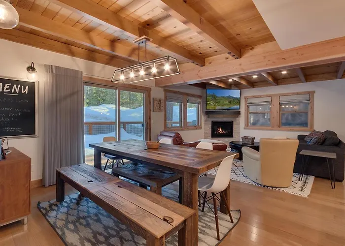 Olympic Valley Hideaway - Newly Remodeled Cabin With Private Hot Tub