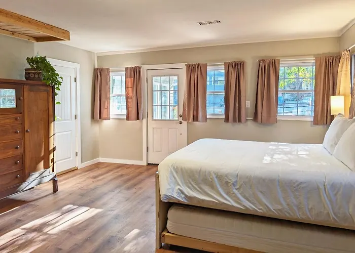 The Garden House Of Downtown Manitou Springs