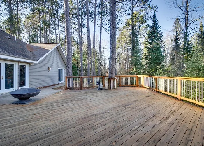 Peaceful Hibbing Getaway: Heated Floors, Fire Pit!
