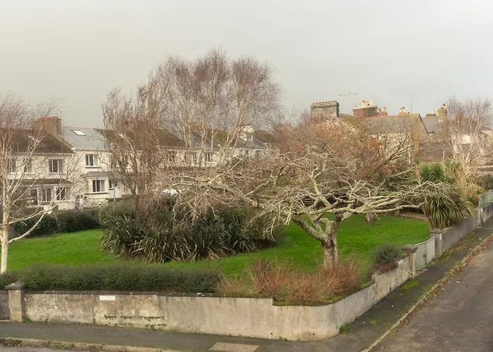 Large Newly Refurbished Modern House, Part Sea Views, South Facing Garden, Parking