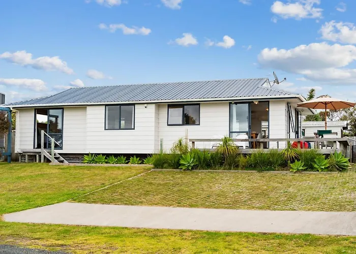 The Summer Pad - Omaha Holiday Home