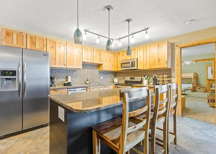 Rocky Mountain Escape With Vista View - Wildernest