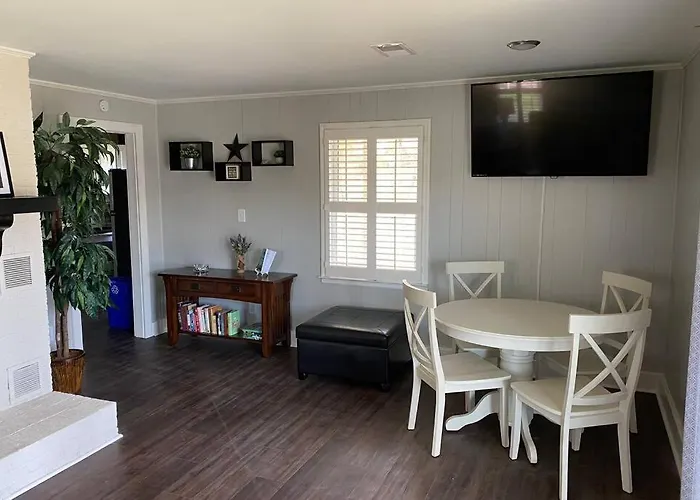 Belmont Nc Riverfront 2-Bedroom Garden Suite