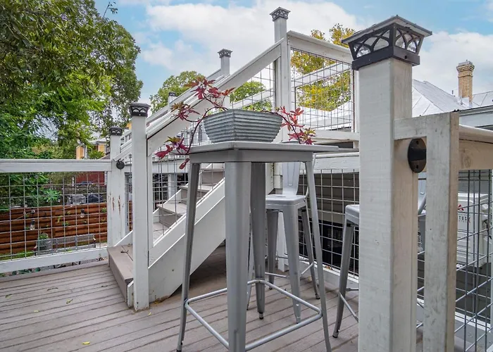 Exquisite Studio Guesthouse Near Downtowns Core
