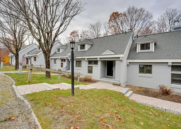 Sunny Stratton Townhome ~ 1 Mi To Skiing!