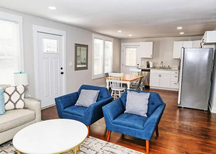 Sunny Hill Cottage With 4 Beds