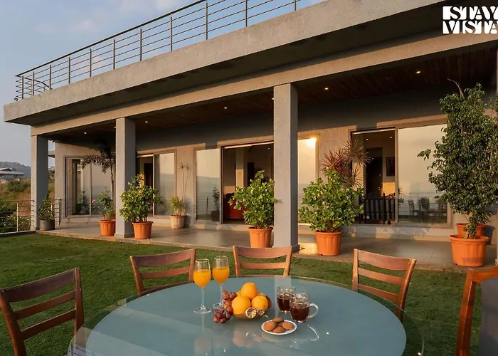 Aarna House By Veo, Stayvista - 4Bhk With Lake View & Bbq