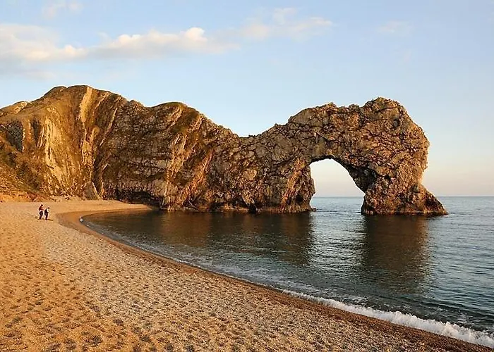2-6 Guests Holiday Chalet In Durdle Door
